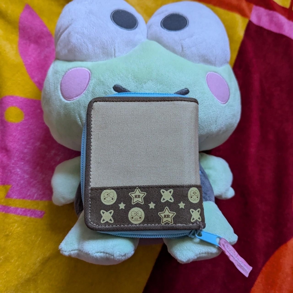 Sanrio keroppi wallet ๐ธ - Picture 2 of 3
